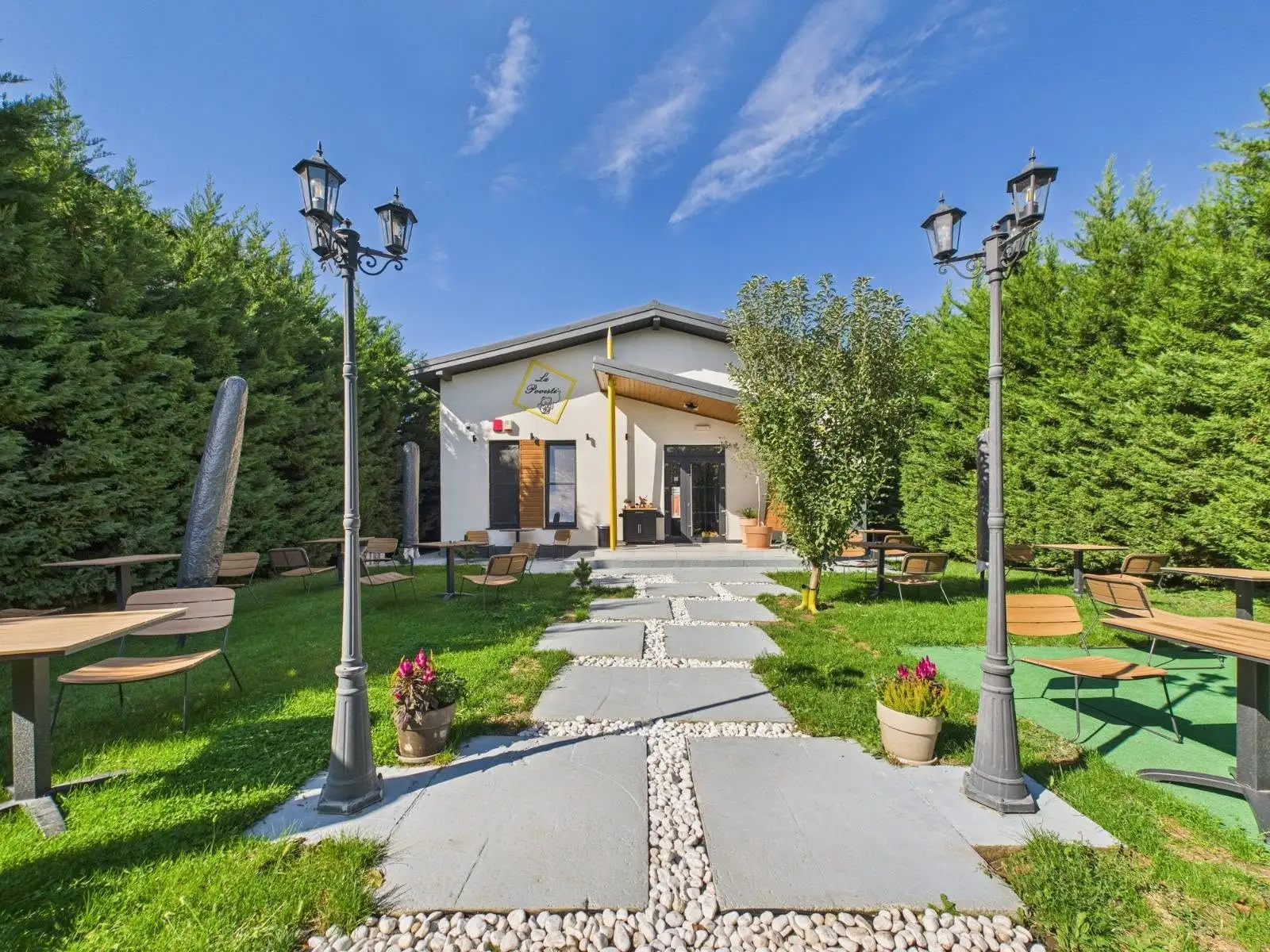 La Povești
